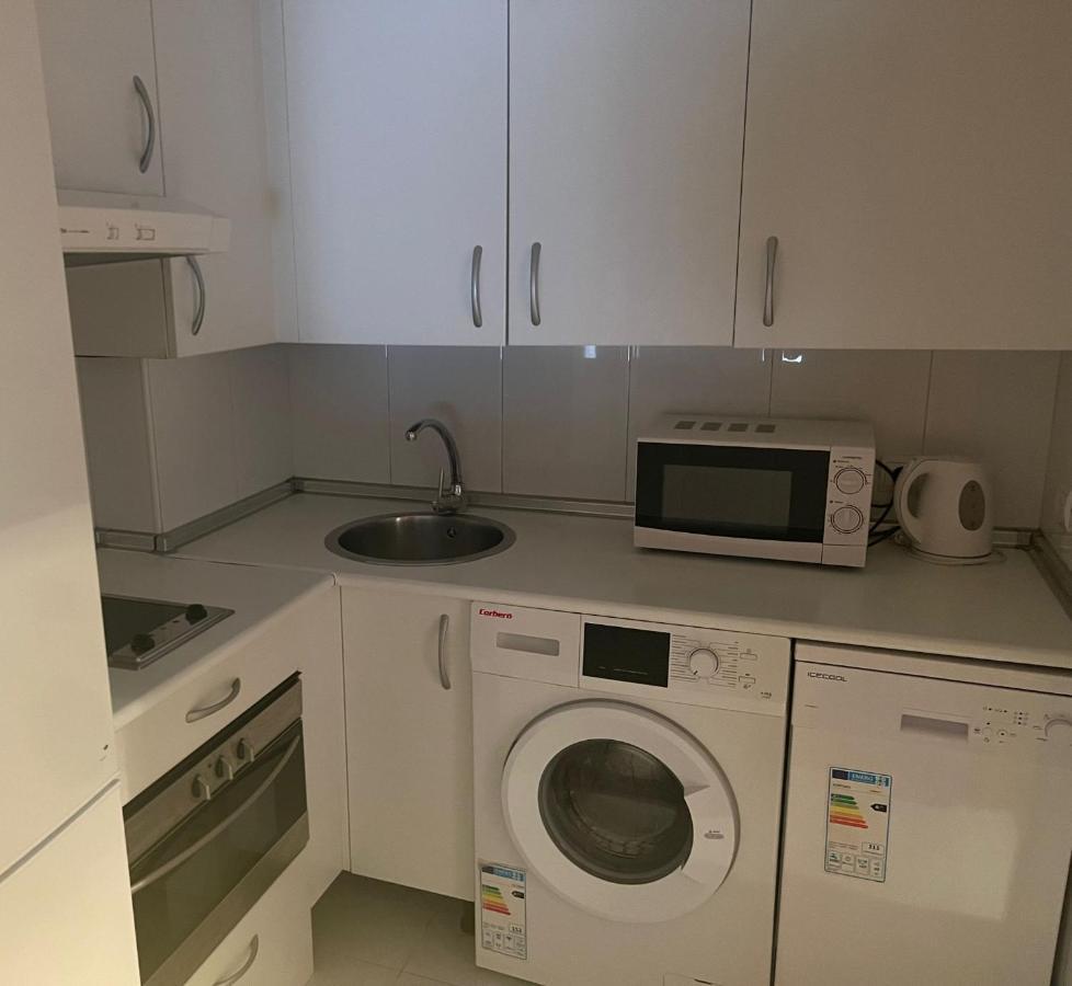 Suites Madrid Belfast 13 Ifema Airport Luaran gambar